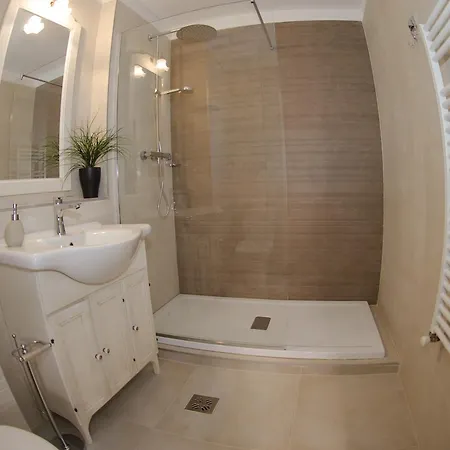 Venus Luxury Studio Apartment *