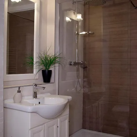 Venus Luxury Studio Apartment *